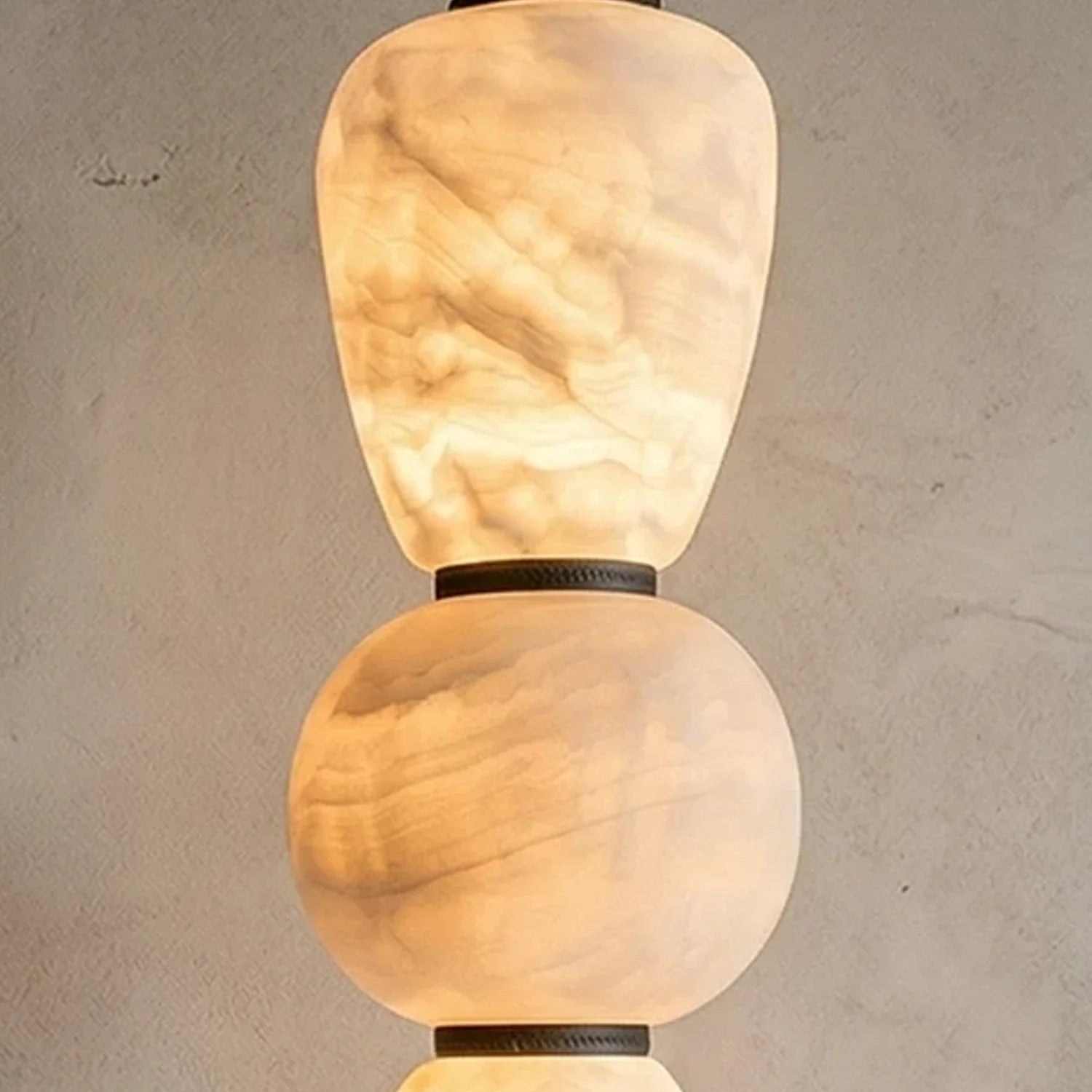 Alabaster Pendulous Pearl Pendant Light